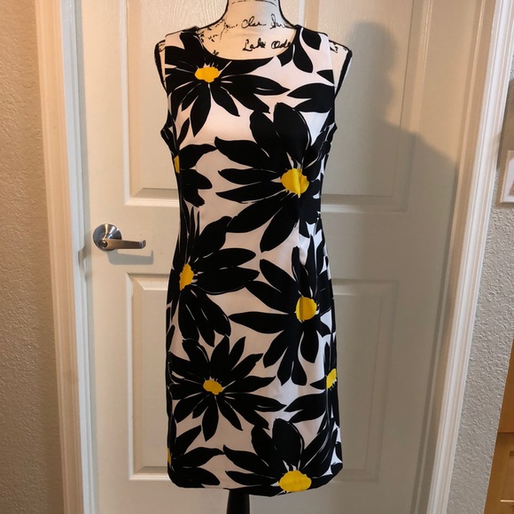 Dresses & Skirts - Mod block color 70s daisy floral dress